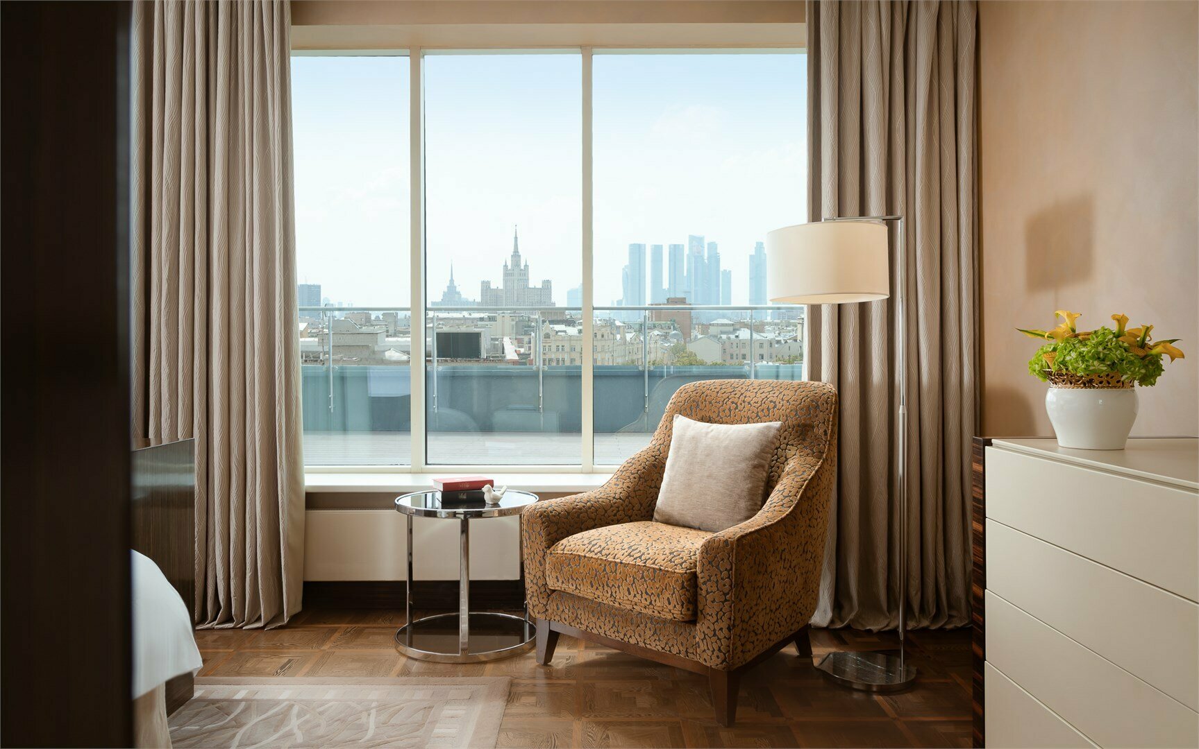 ПРЕЗИДЕНТСКИЙ ЛЮКС "НИЖИНСКИЙ" С ВИДОВОЙ ТЕРРАСОЙ