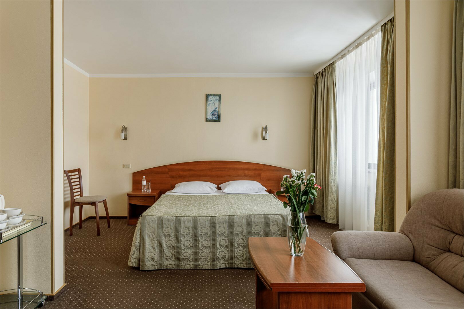 Семейный (Двухспальная кровать + детская двухъярусная)