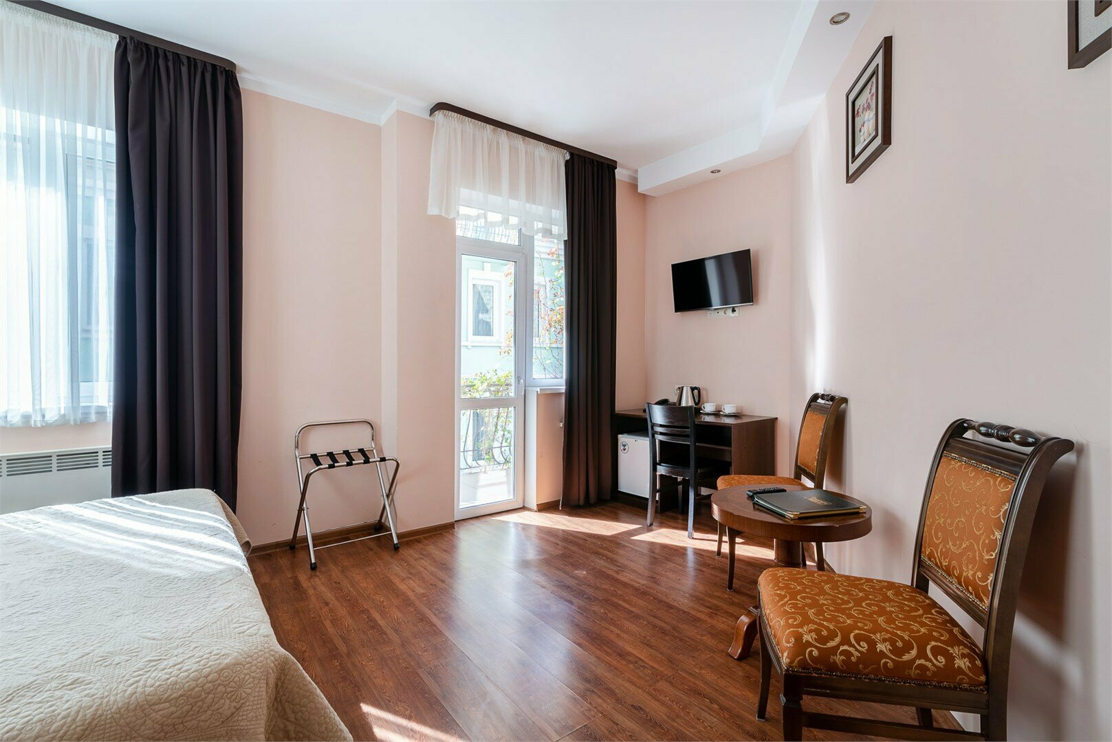 ДВУХМЕСТНЫЙ НОМЕР "ПРЕМЬЕР" С 1 КРОВАТЬЮ