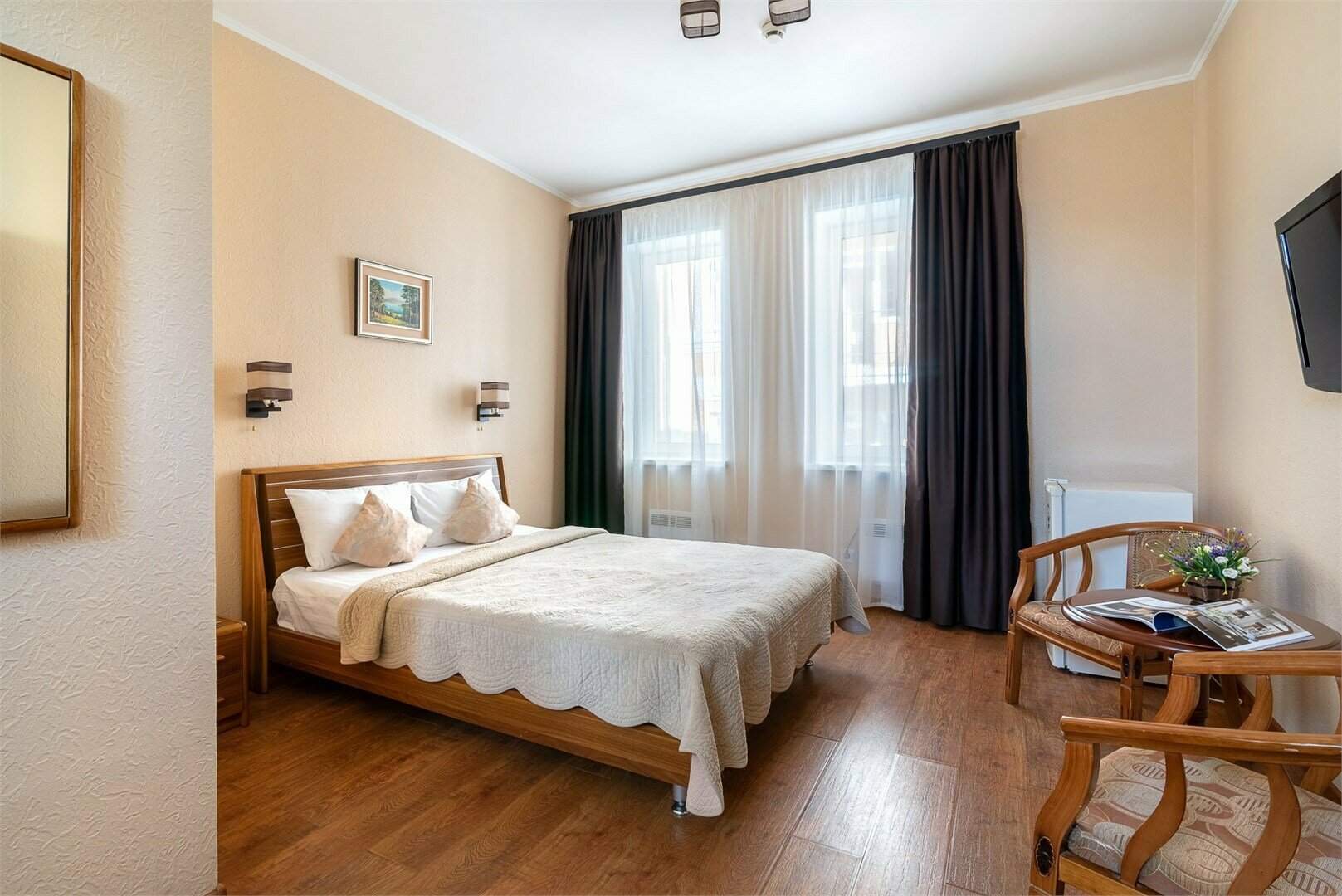 СТАНДАРТНЫЙ ДВУХМЕСТНЫЙ НОМЕР С 1 КРОВАТЬЮ