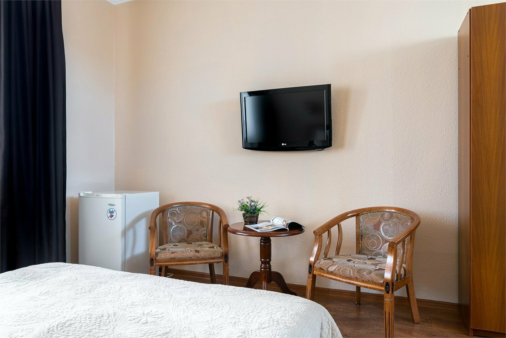 СТАНДАРТНЫЙ ДВУХМЕСТНЫЙ НОМЕР С 1 КРОВАТЬЮ