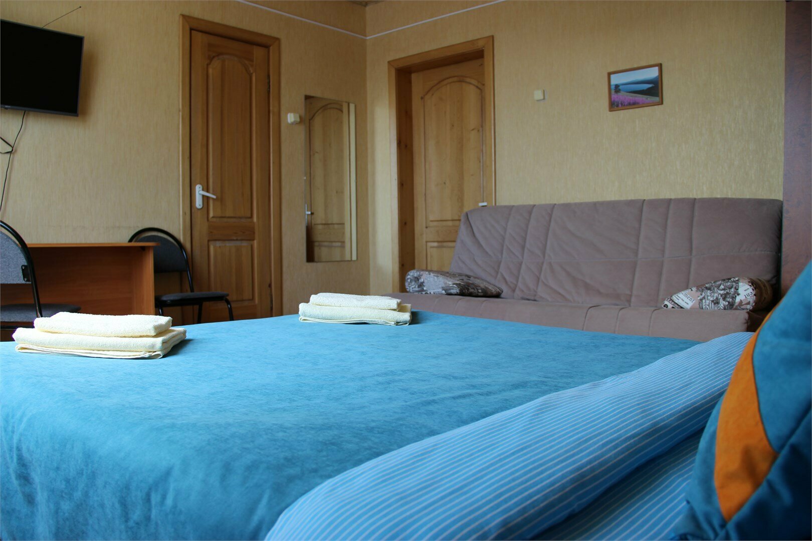 Стандарт с одной двуспальной кроватью (о/4)