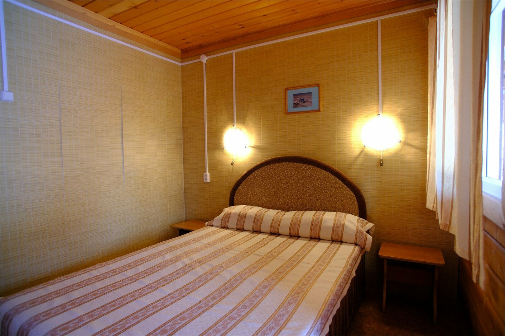 Стандарт с одной двуспальной кроватью (2 / 6)