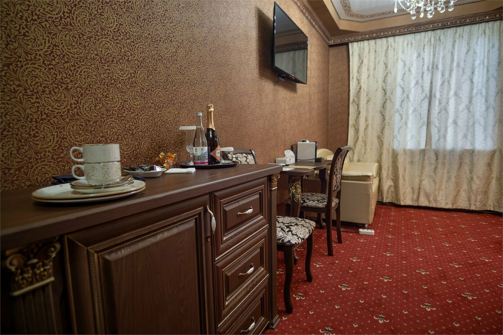 Люкс с кроватью размера "queen-size" и гидромассажной ванной