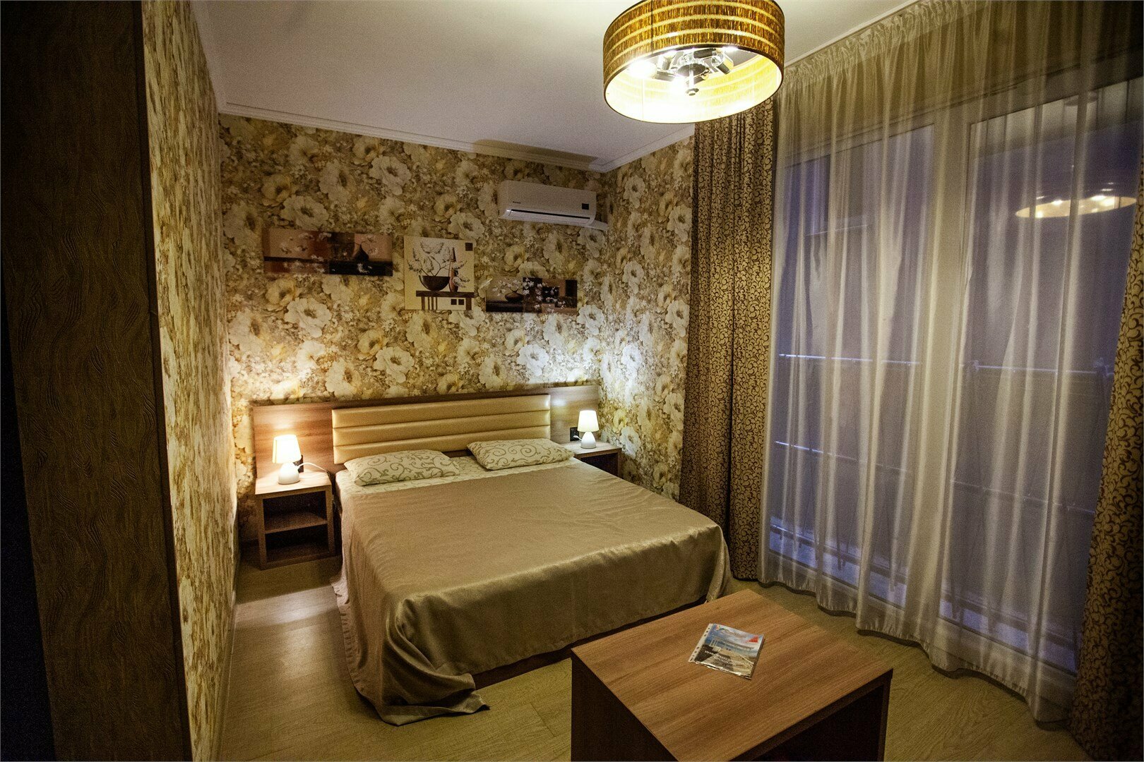 2-местный стандарт с французским балконом БЕЗ ВИДА