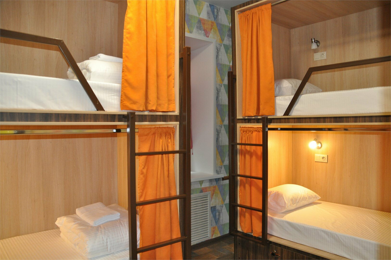 №4 Мужской 6- местный