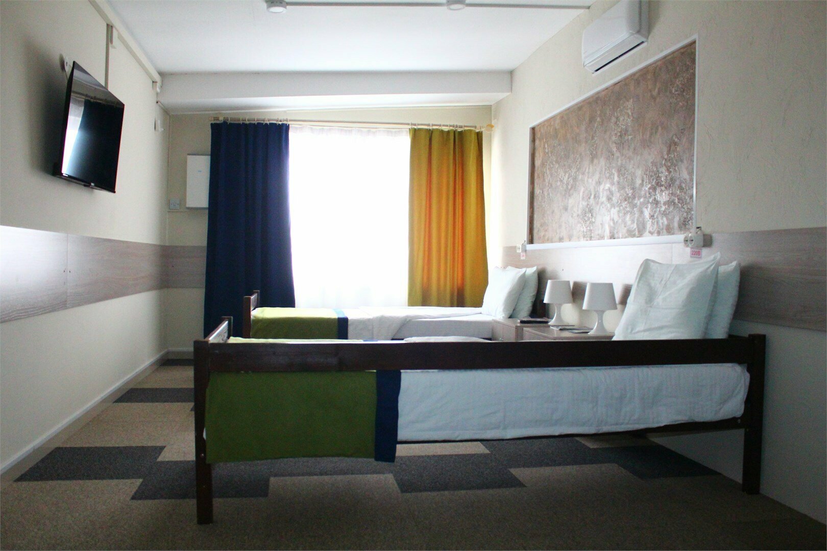 Эконом с двумя односпальными кроватями (без питания)