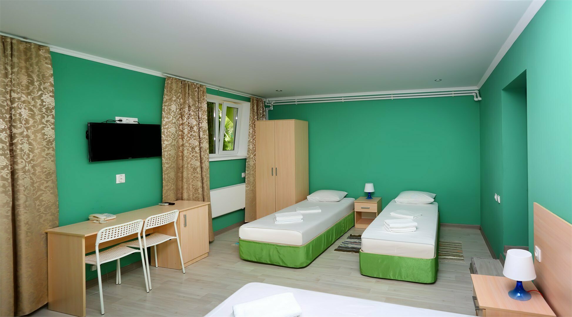 Четырехместный номер эконом-класса