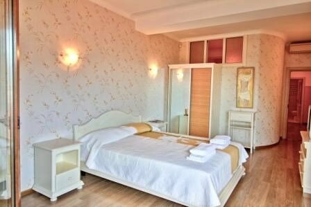 2-уровневые трехкомнатные апартаменты  с видовой террасой № 702