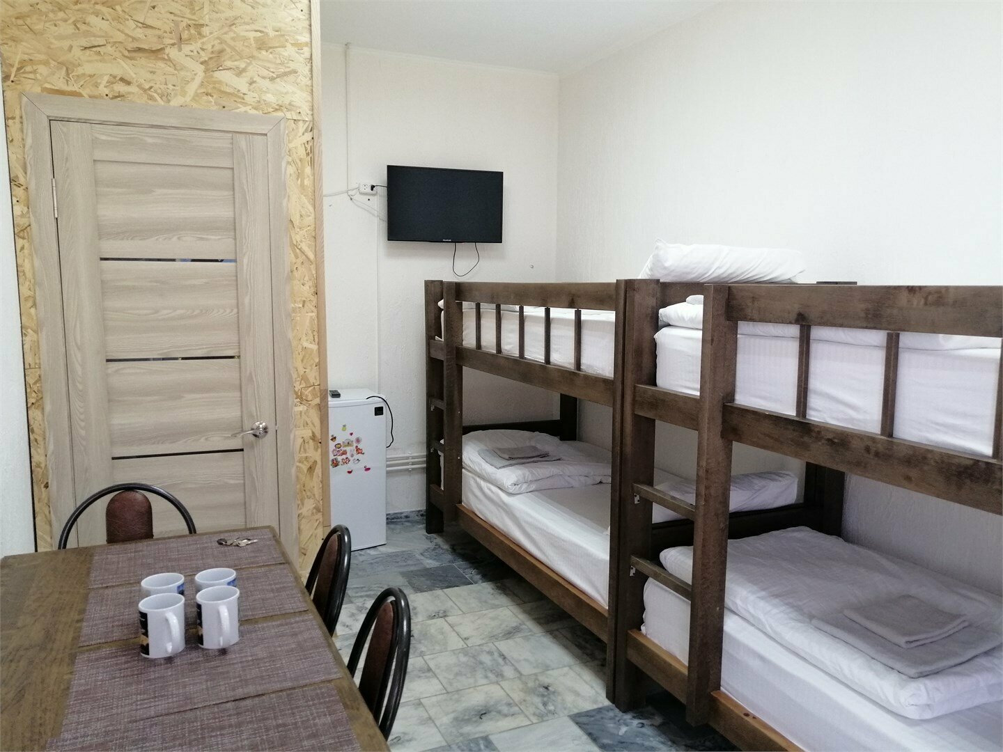 Четырехместный номер с общей ванной комнатой