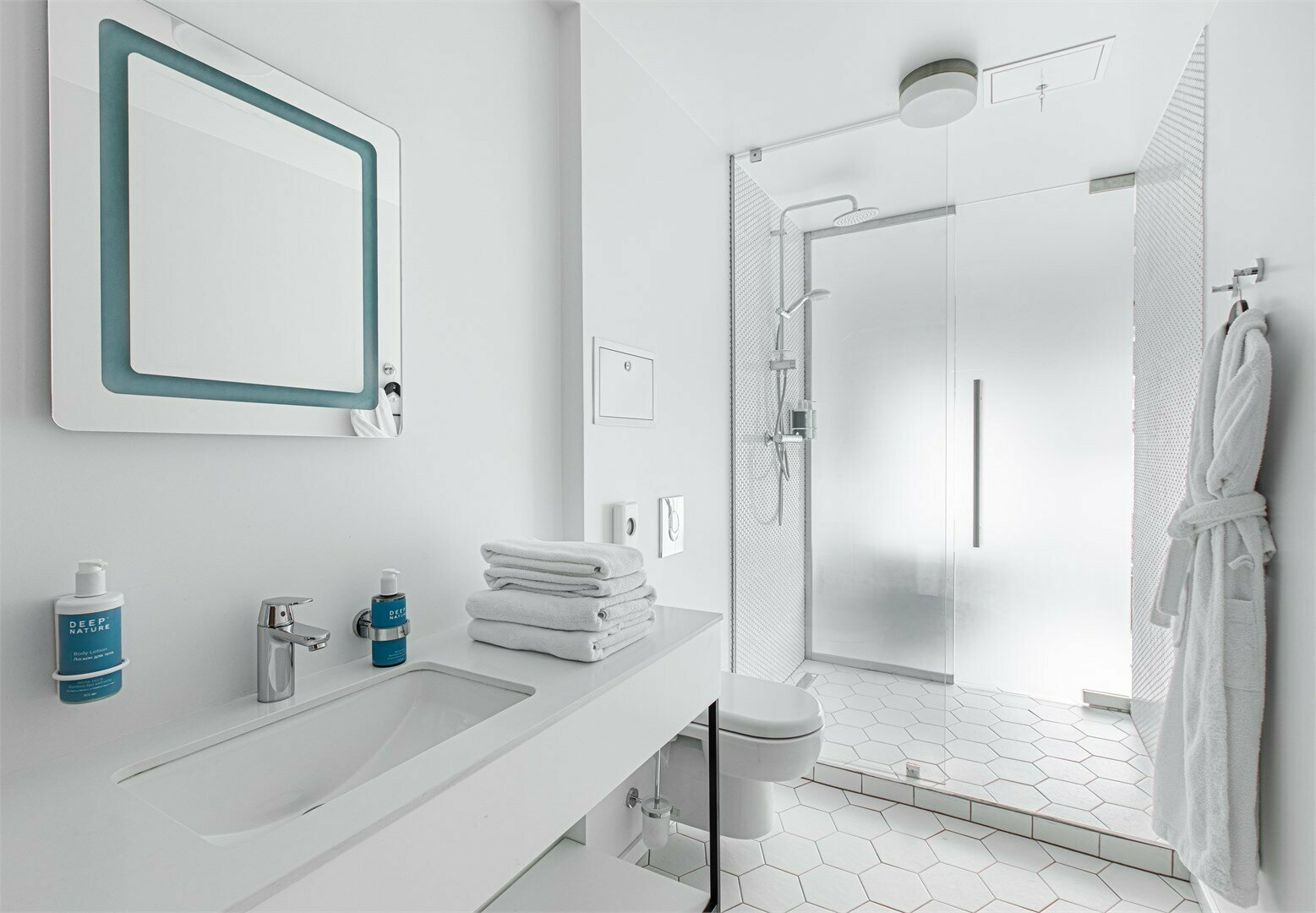 Номер Suite с двуспальной кроватью и диваном