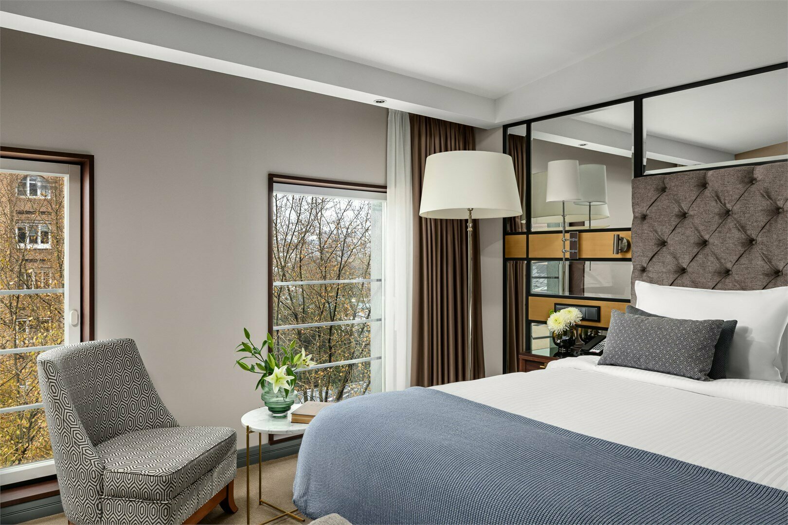 KING COMFORT CITY VIEW ROOM