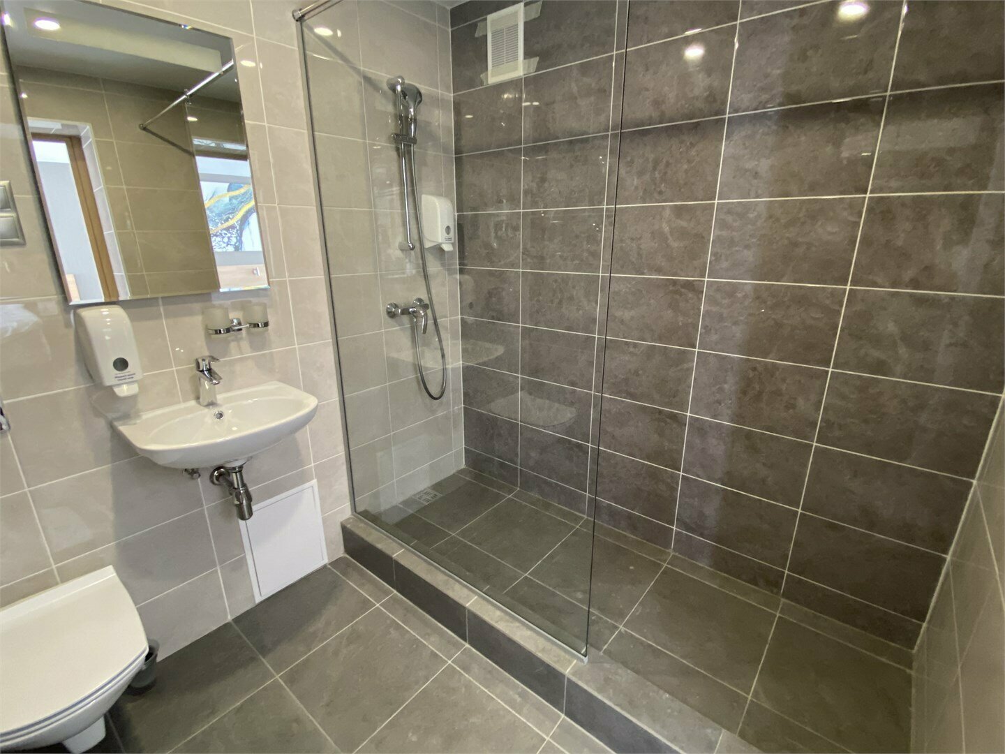 Бизнес трехместный