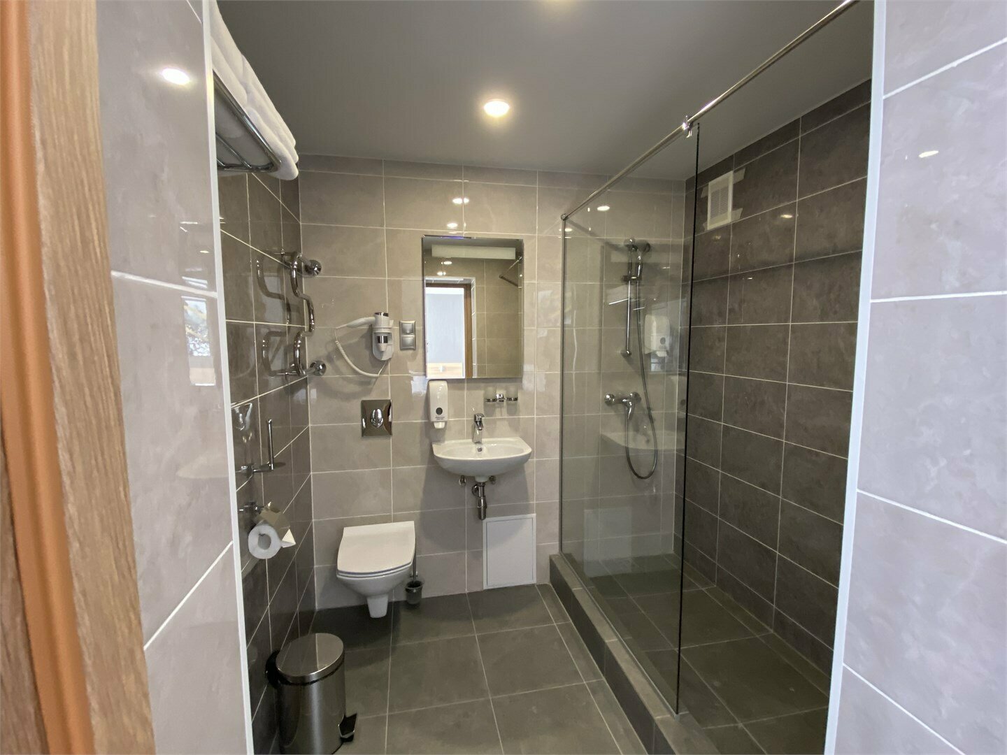 Бизнес трехместный