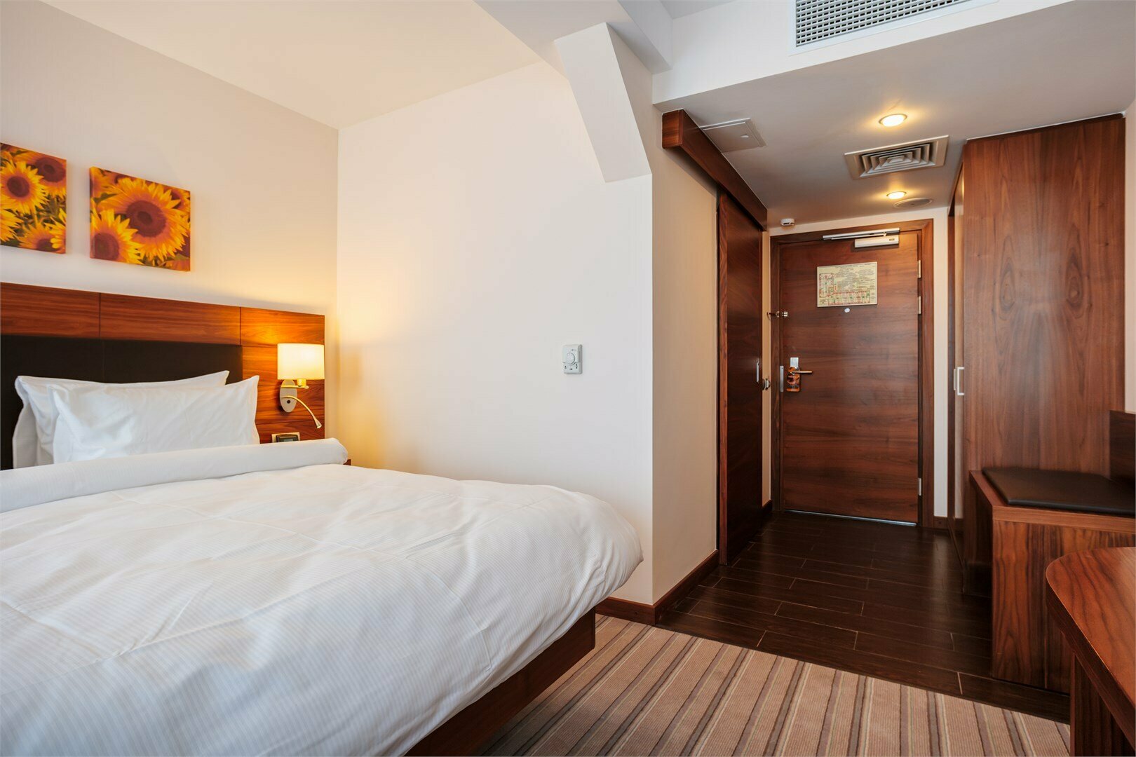 Стандартный номер с кроватью размера «king-size»