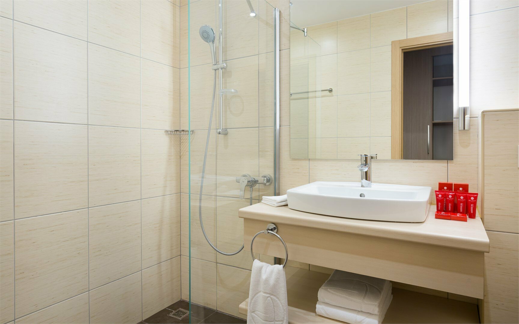 Стандарт с одной большой кроватью корпус SKY