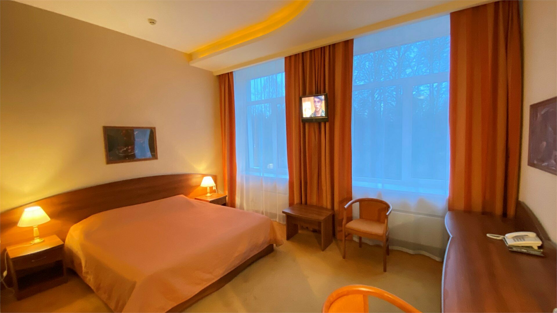 Полулюкс DBL 211