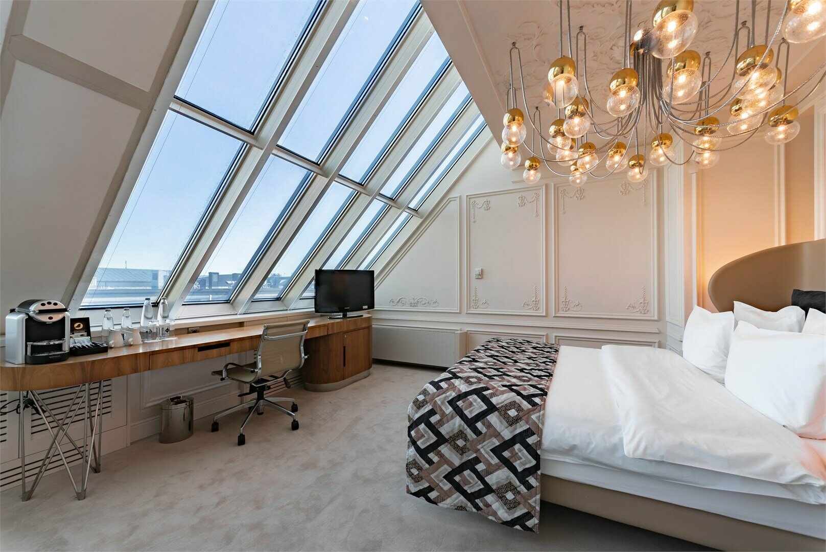 Мансардный Делюкс