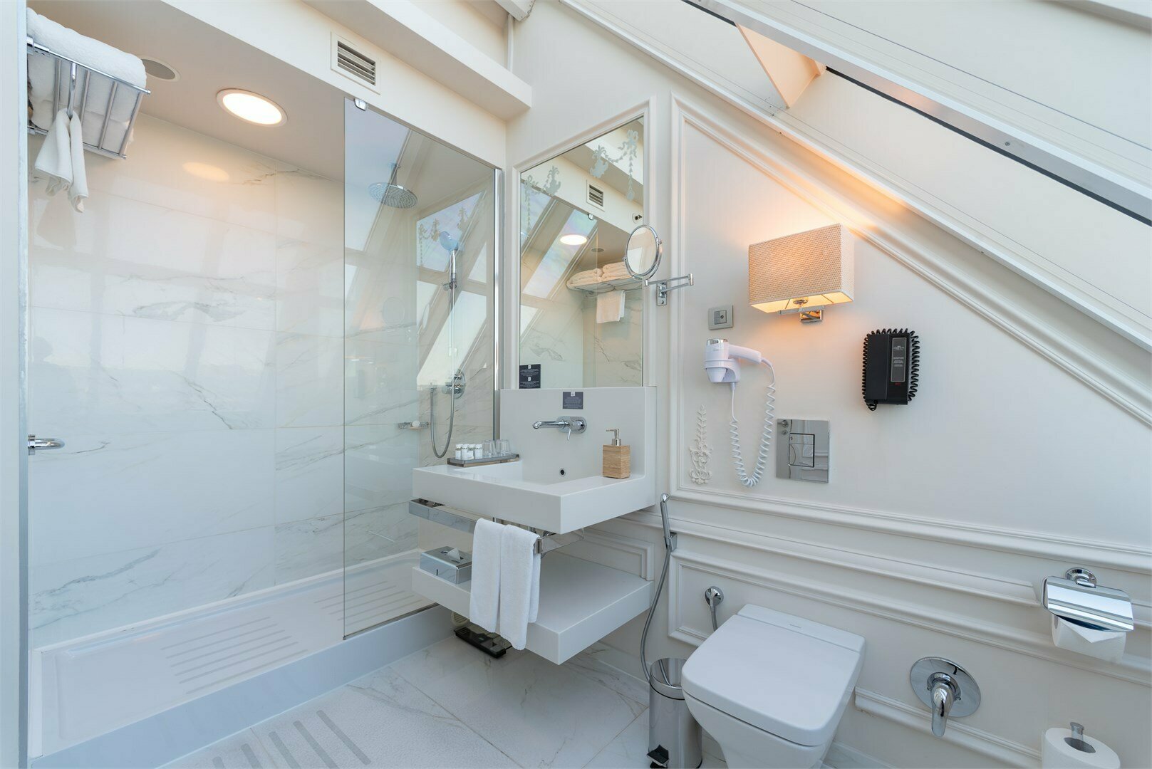 Мансардный Делюкс