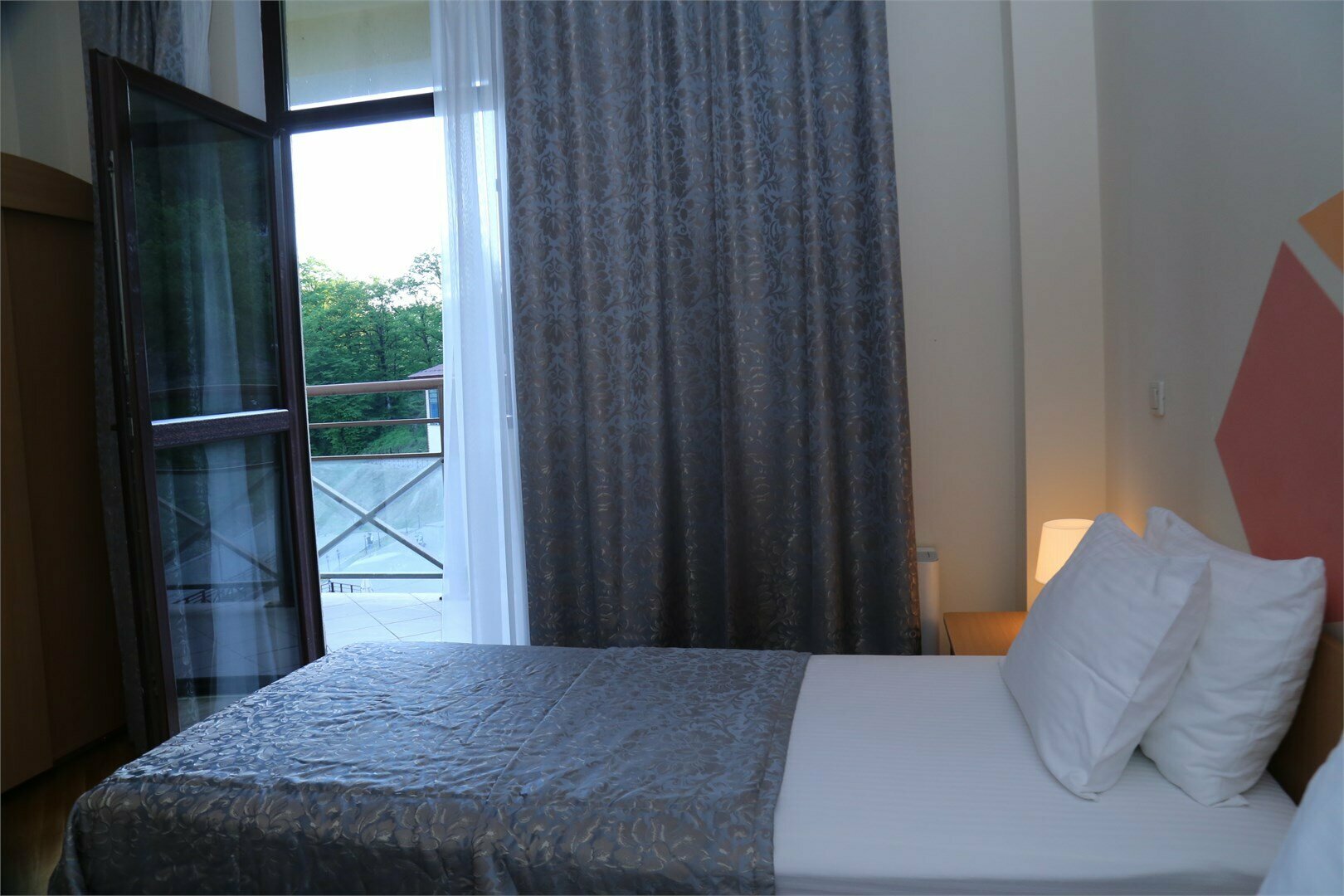 Корпус № 4. Стандарт  с балконом (две односпальные кровати)