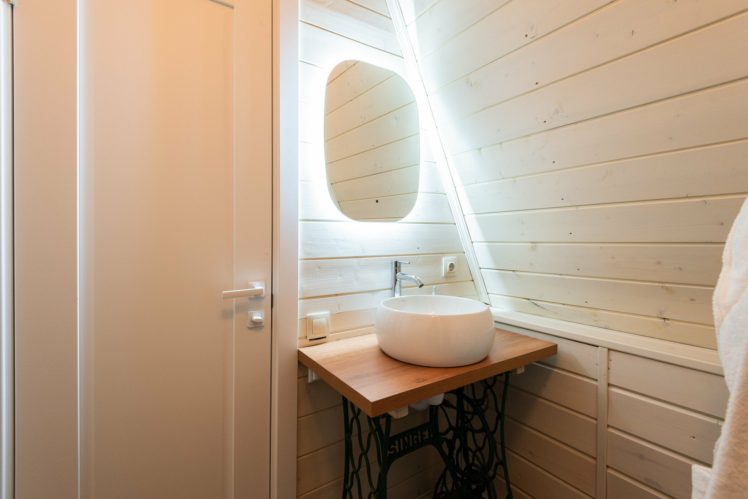 Дом с видом на озеро