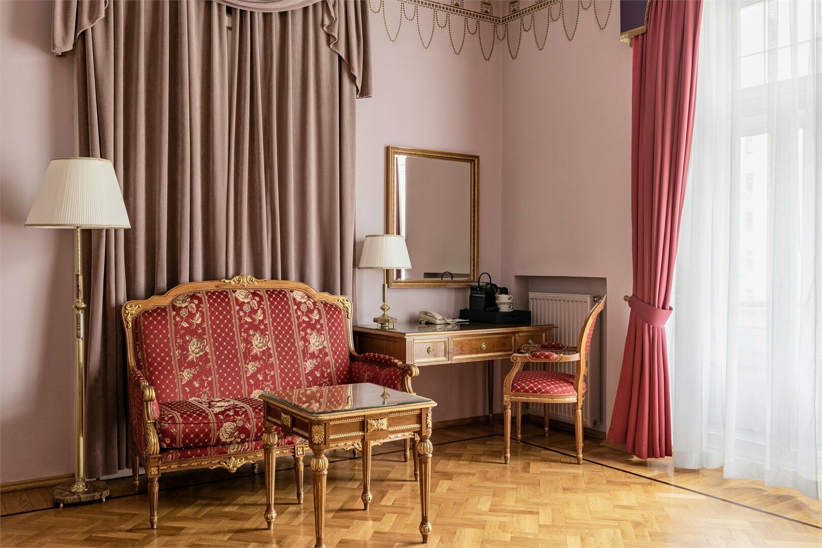 Студия с видом на Тверскую