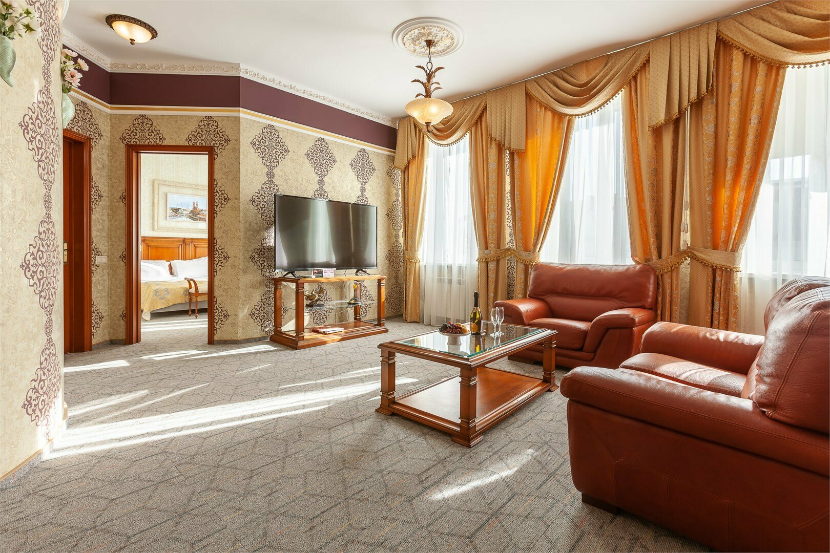 Двухкомнатный Люкс "Президентский" с двуспальной кроватью