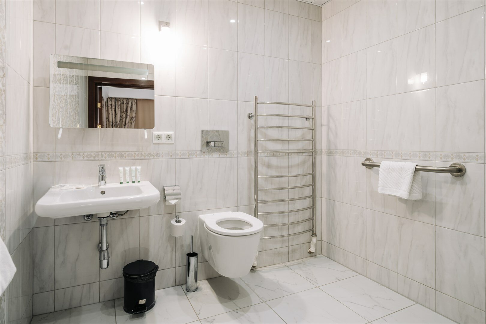 Стандартный номер для людей с ограниченными возможностями