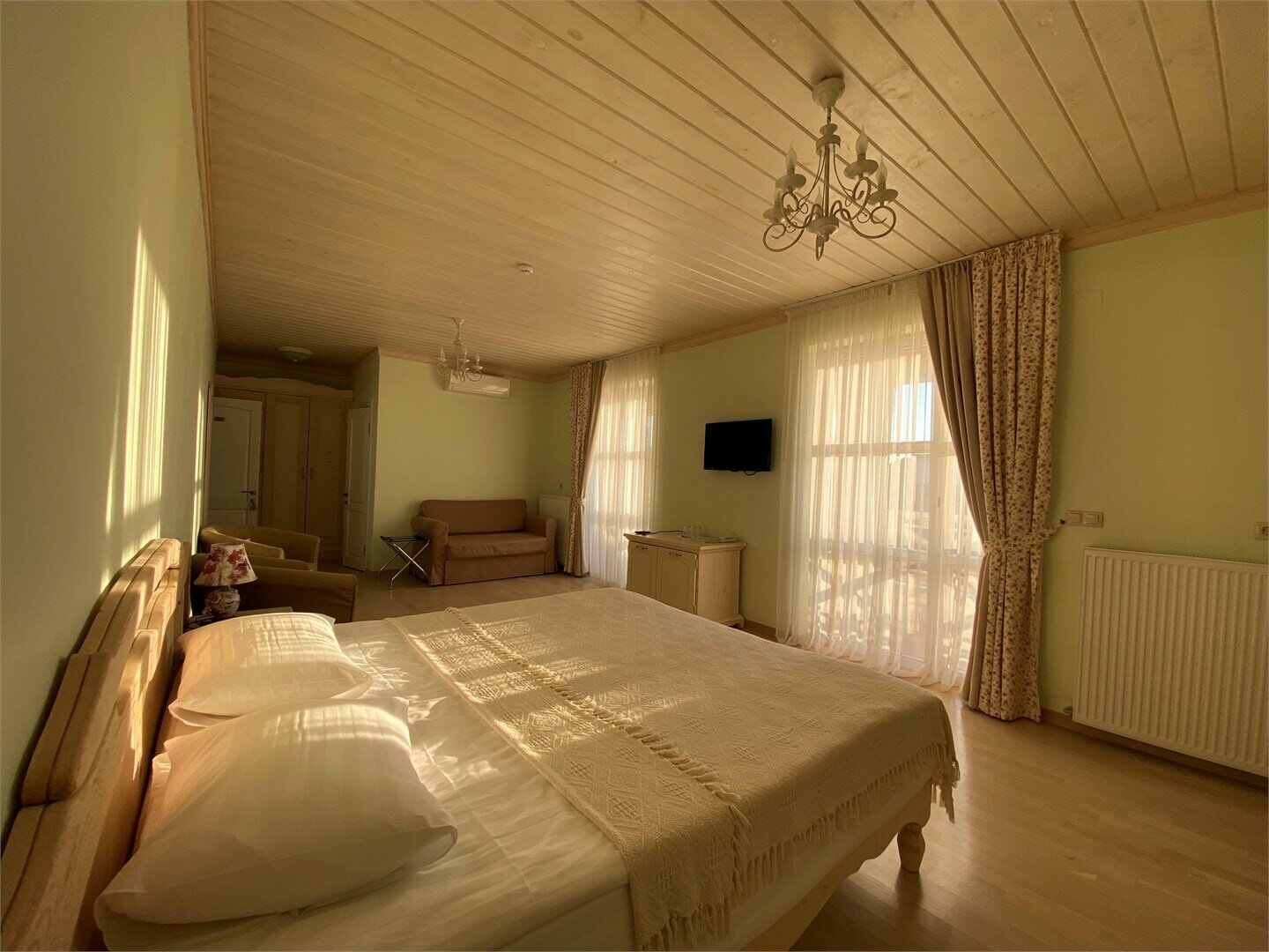 Просторный трёхместный полулюкс