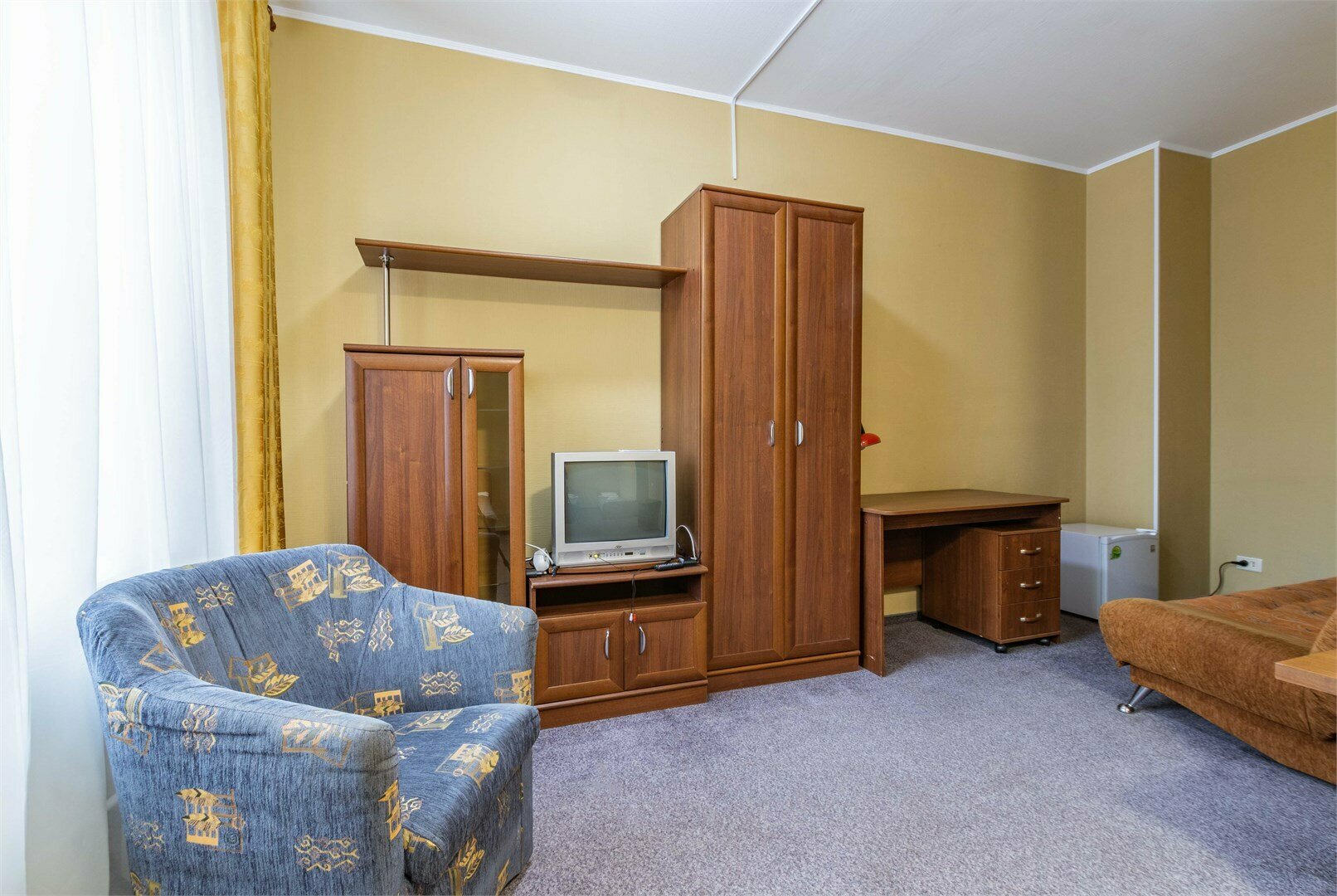 Двухместный номер СТАНДАРТ с двумя односпальными кроватями и собственными удобствами