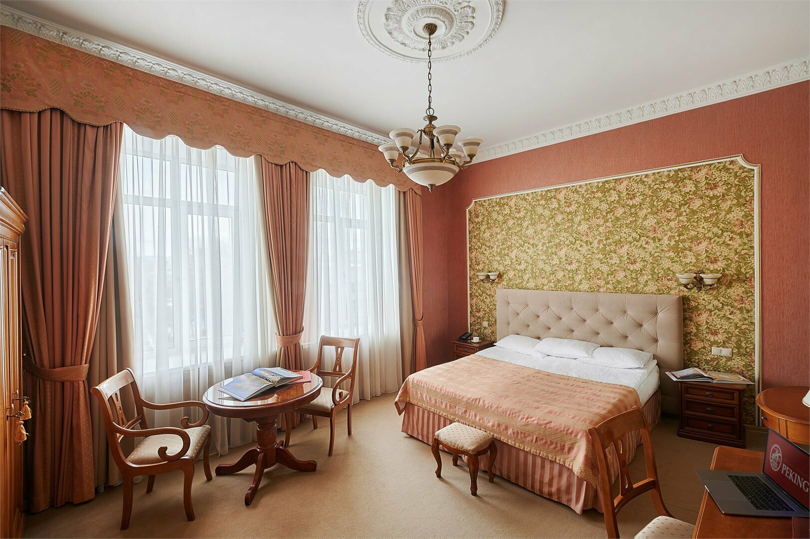 Супериор двухместный номер с большой кроватью