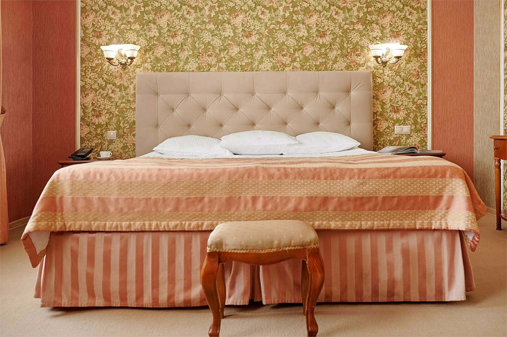 Супериор двухместный номер с большой кроватью