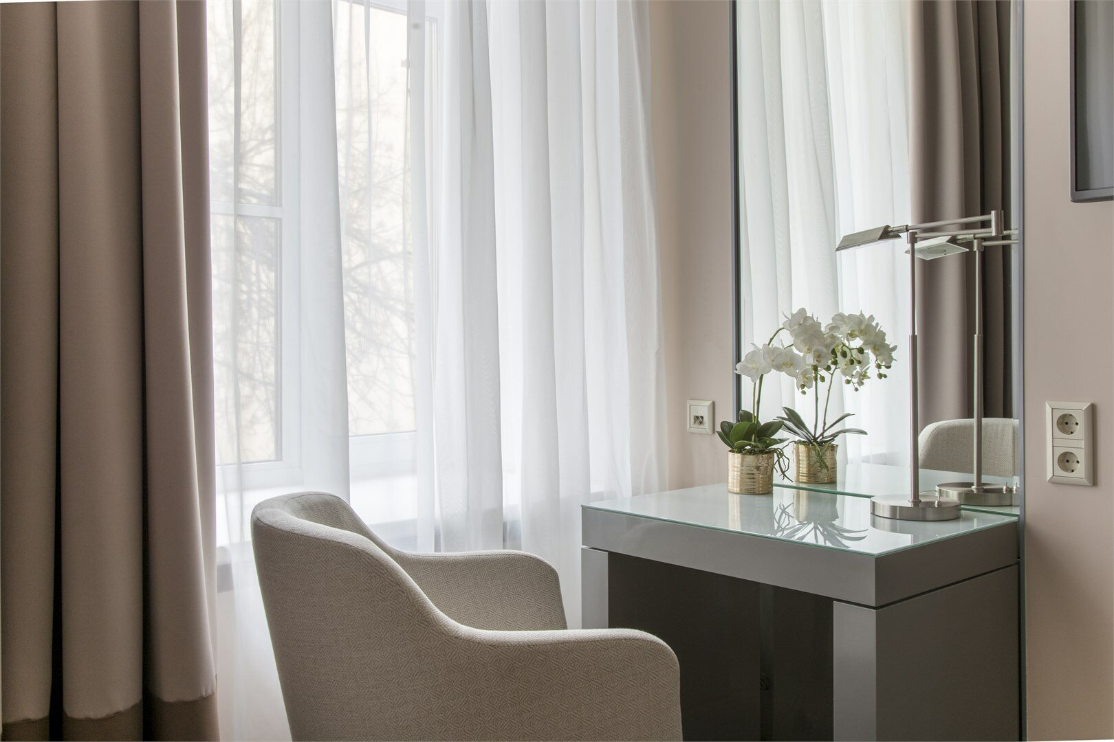 Семейный номер с кроватью размера "King-size" и двуспальным диваном