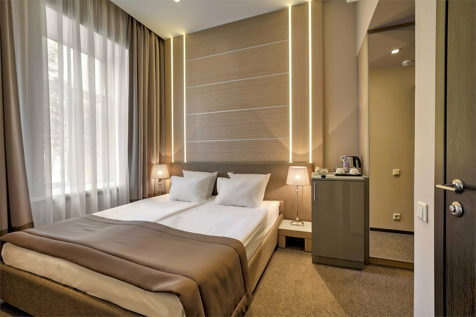 Компактный номер с кроватью размера "King-size"