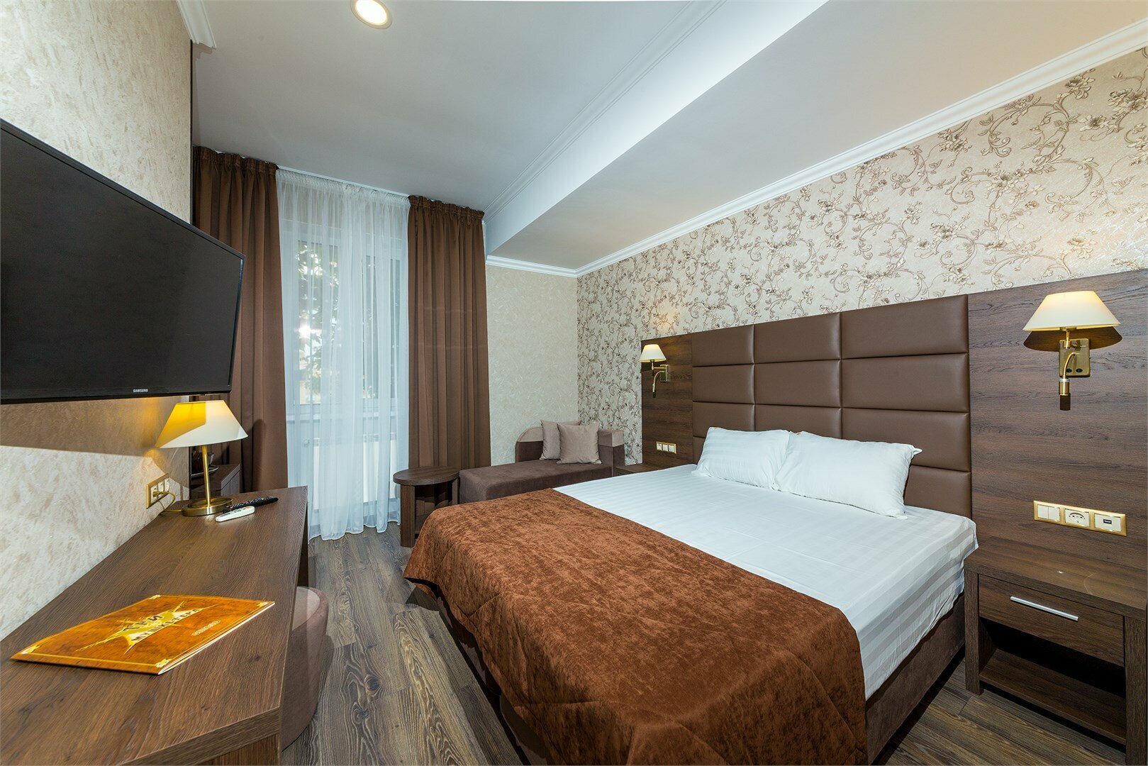 Двухместный номер с видом на ул. Терская