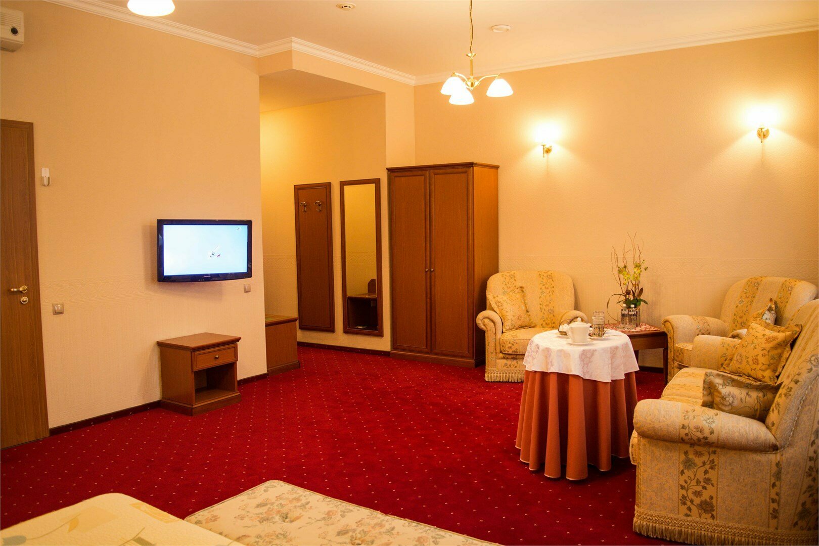 Улучшенный Полулюкс