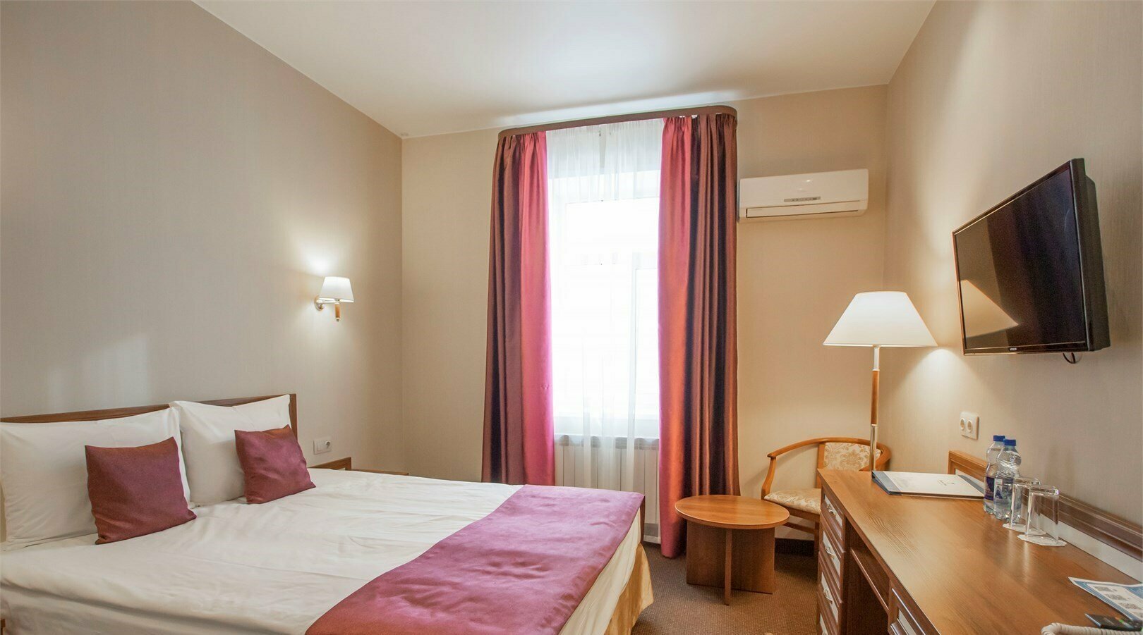 Стандартный номер с видом на Волгу