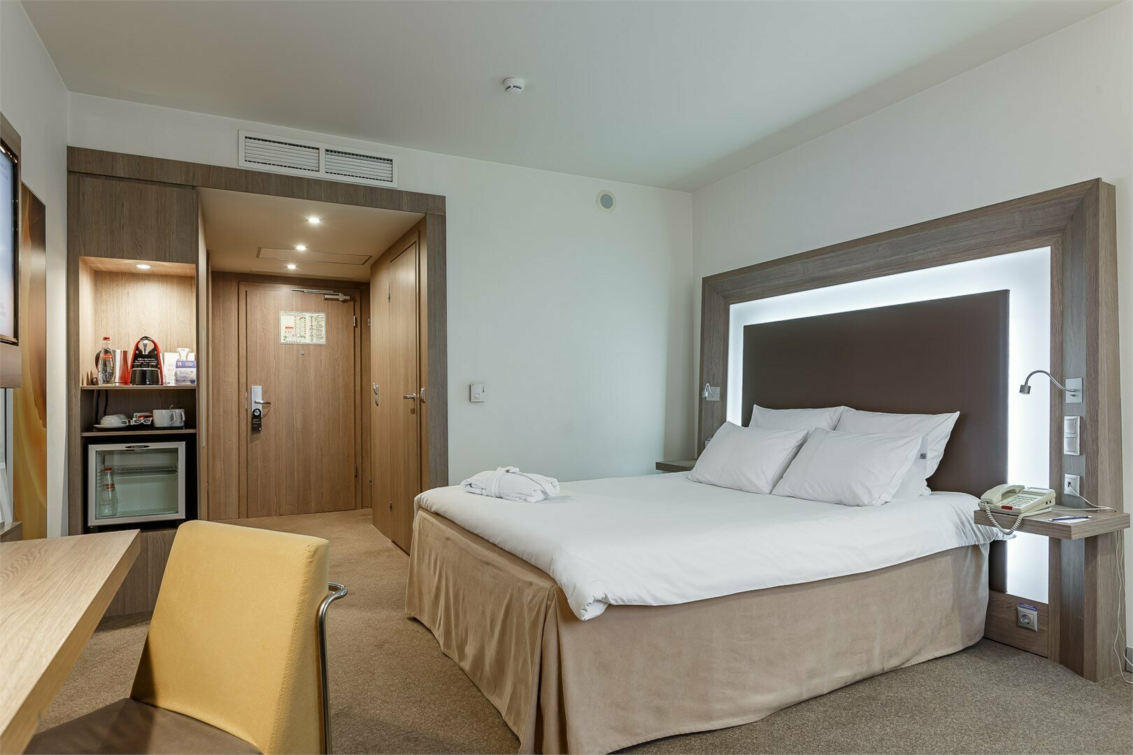 Улучшенный номер с кроватью размера «king-size»