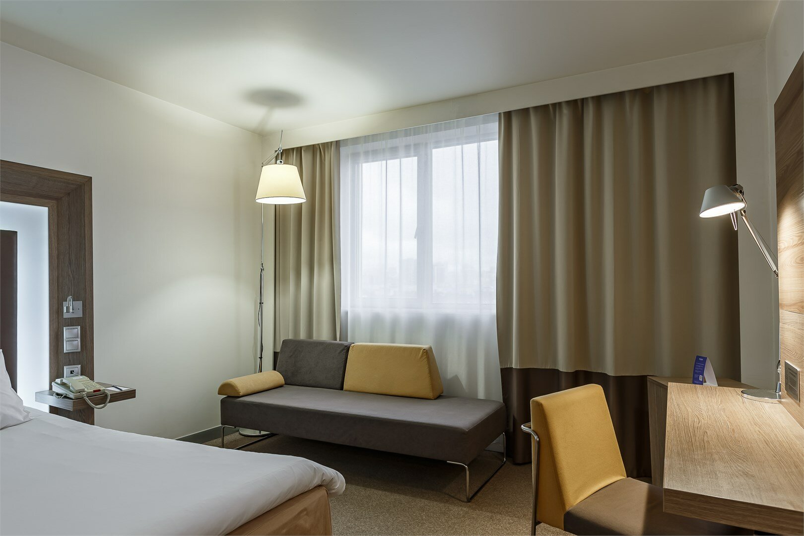 Улучшенный номер с кроватью размера «king-size»