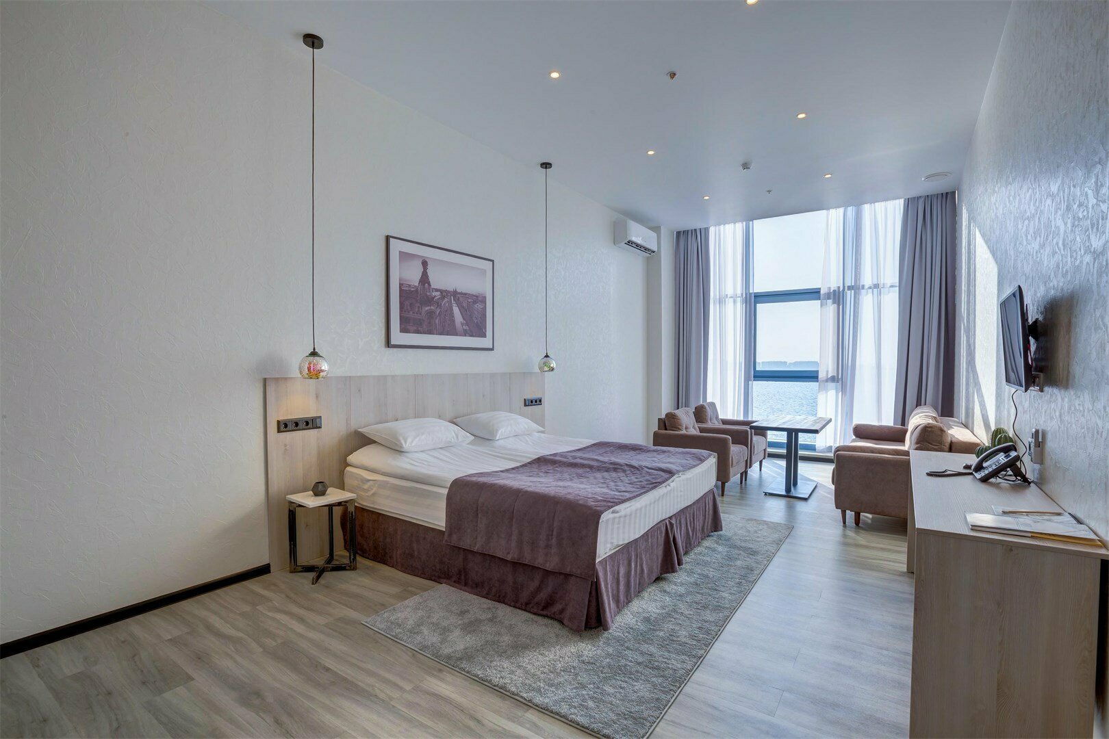 Полулюкс на 5 этаже c двуспальной или двумя раздельными кроватями