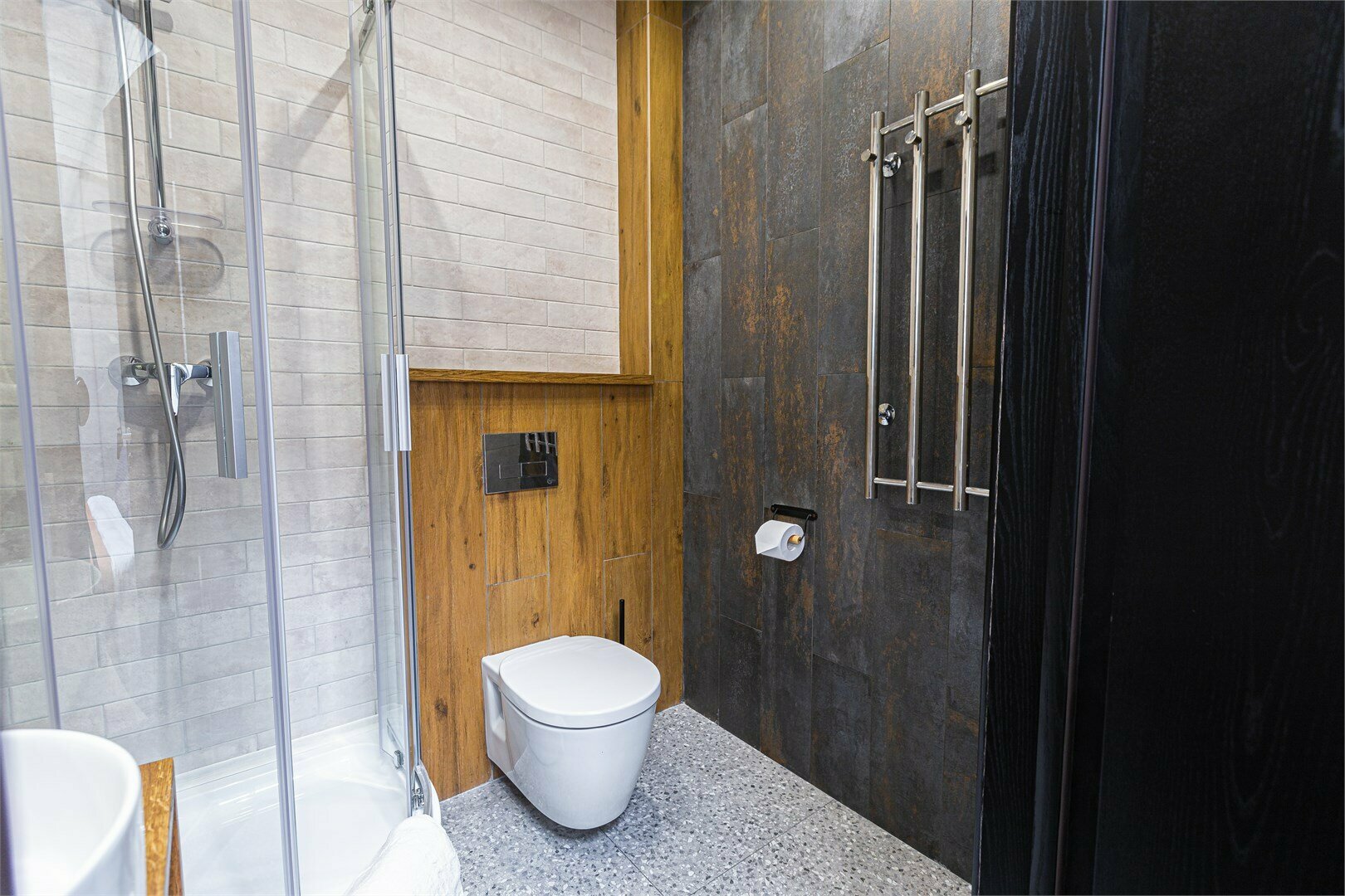 Небольшой двухместный номер с зенитным окном