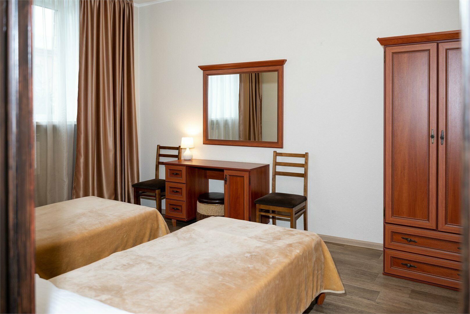 Улучшенный двухместный номер с 2 отдельными кроватями