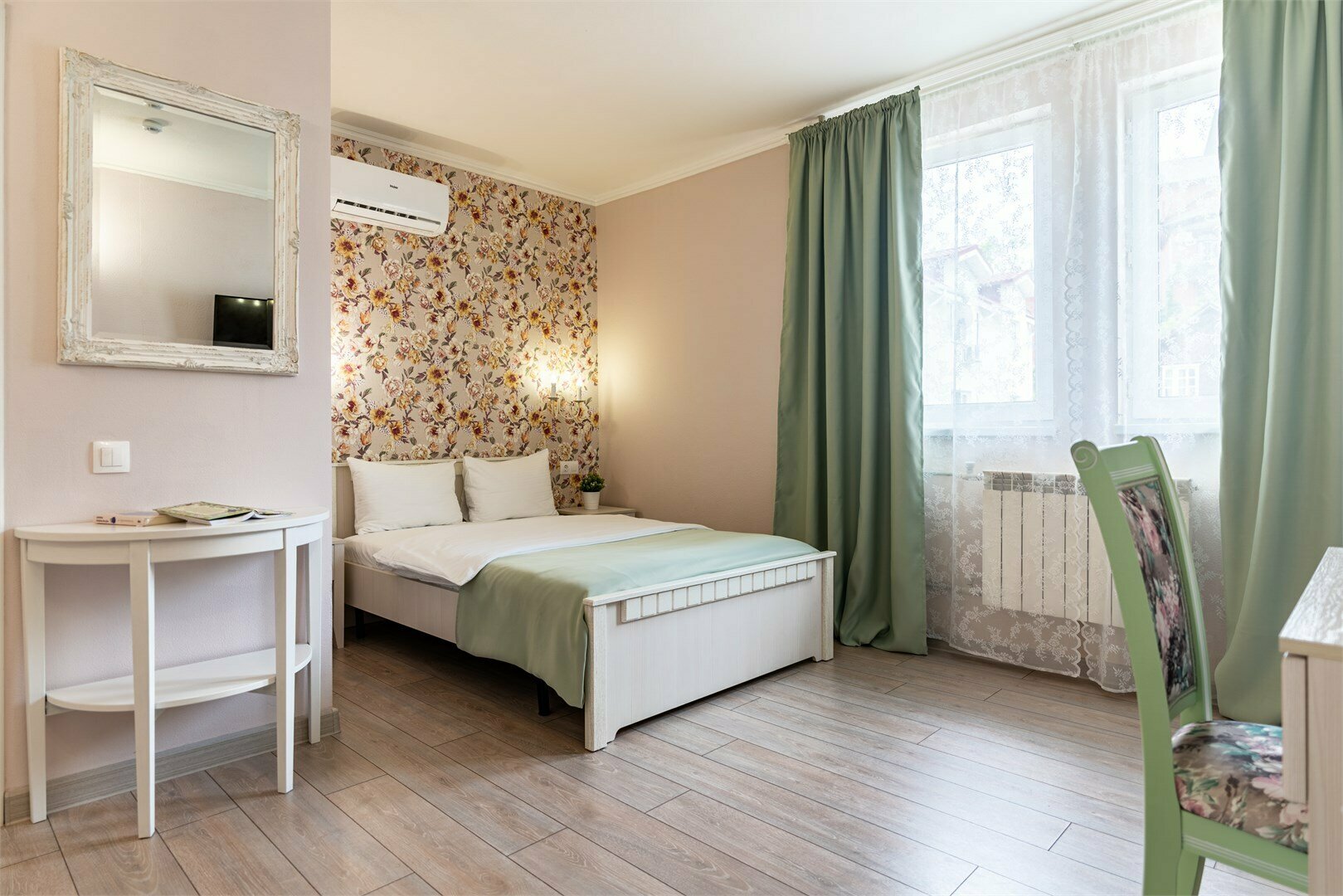 Улучшенный двухместный номер с 1 кроватью или 2 отдельными кроватями, вид на город