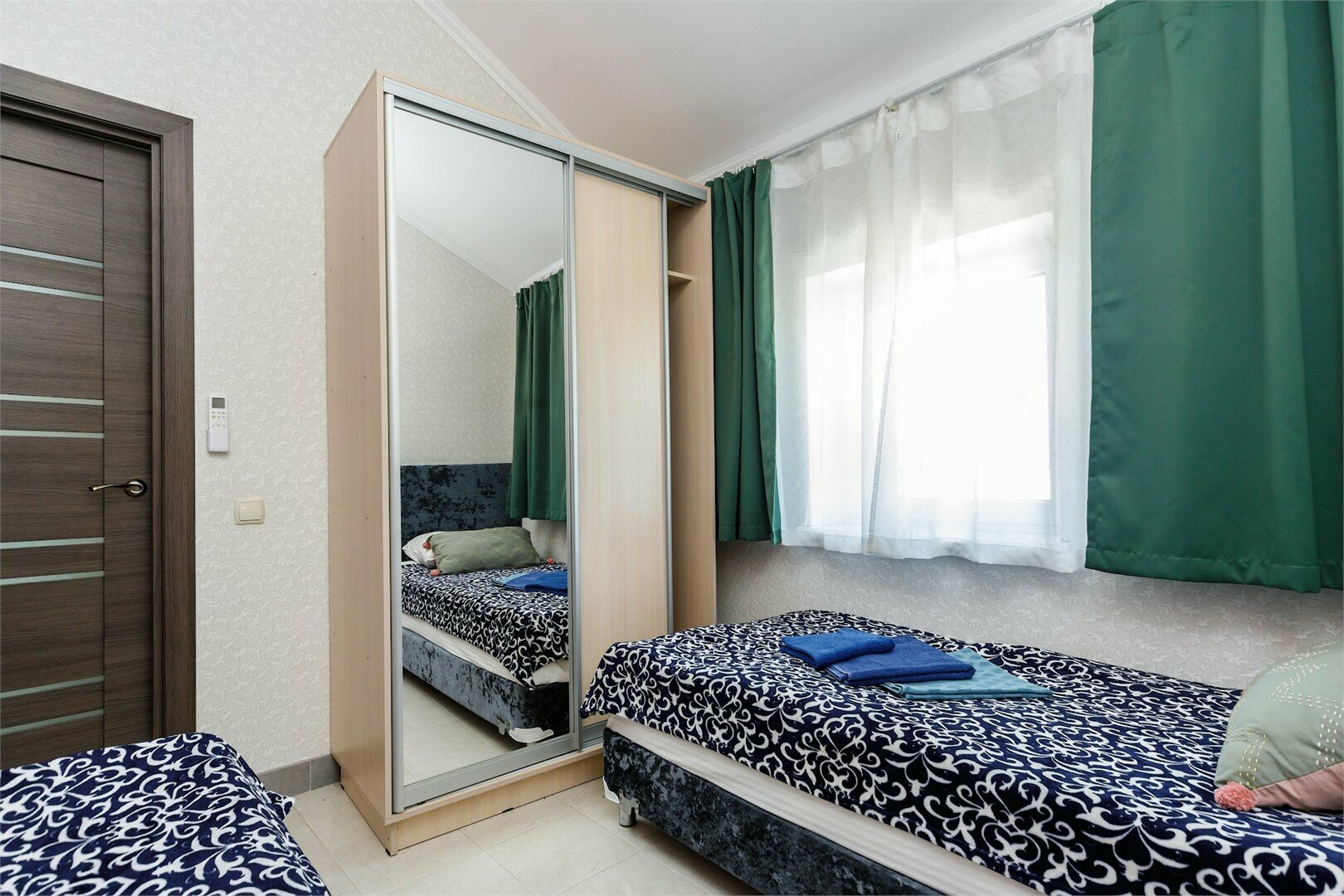 Апартаменты люкс трёхкомнатные без лоджии  ‌(3 этаж)