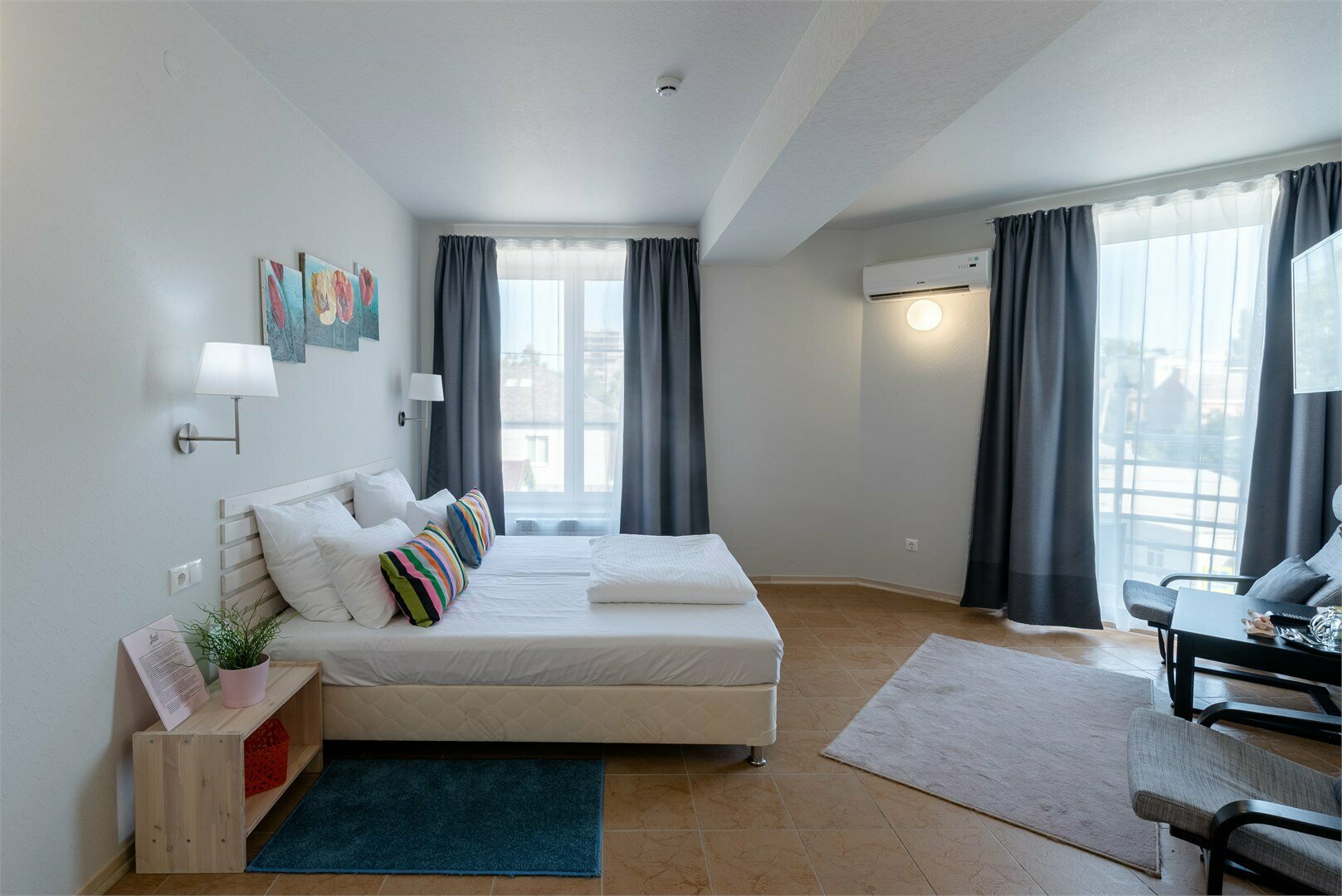 Двухместный номер стандарт с двухспальной кроватью и балконом