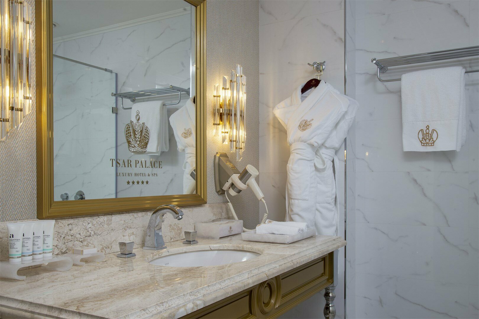 Классик с 2 кроватями с видом в атриум