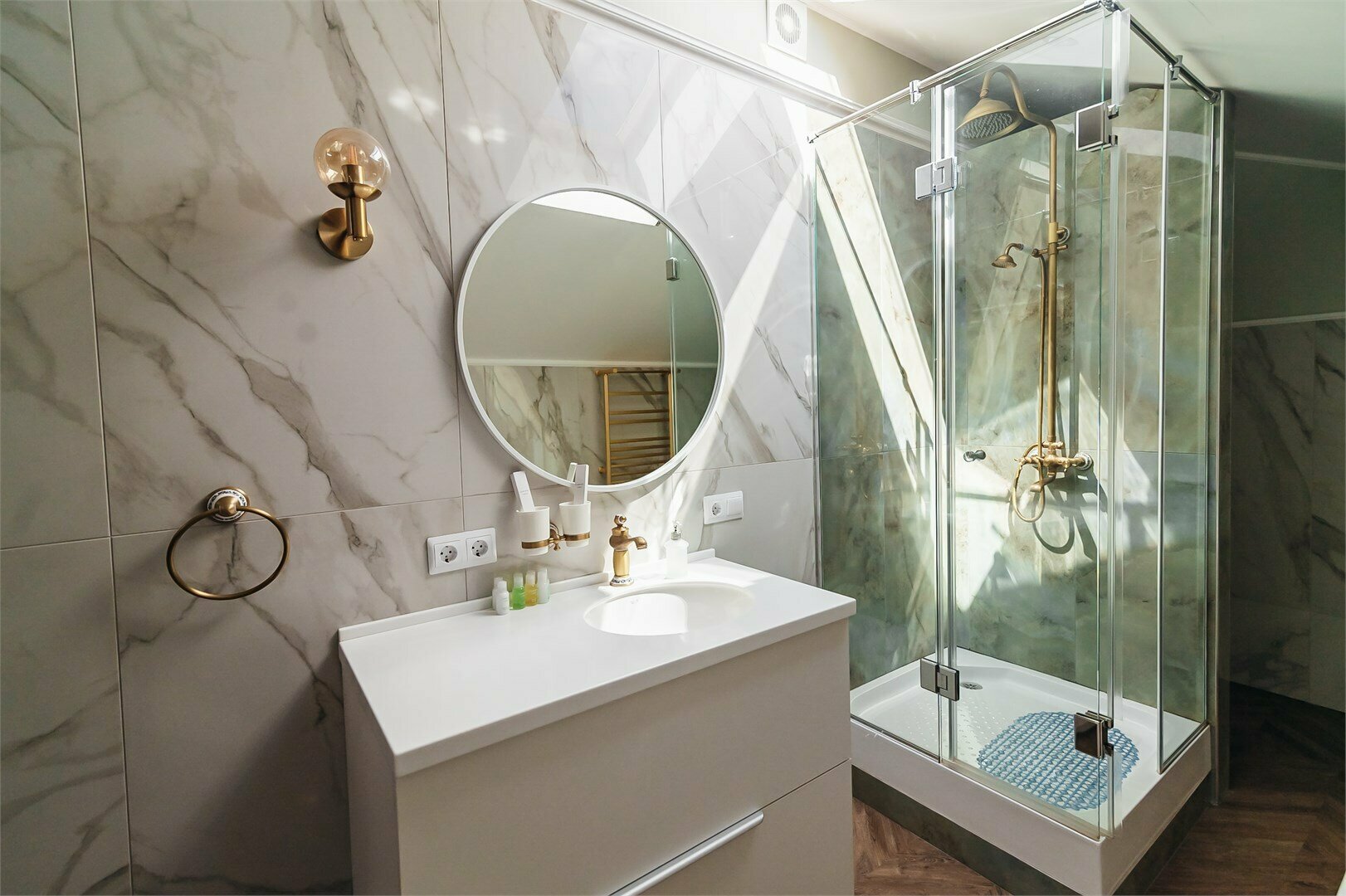 Джуниор Сюит Сьюпериор мансардный