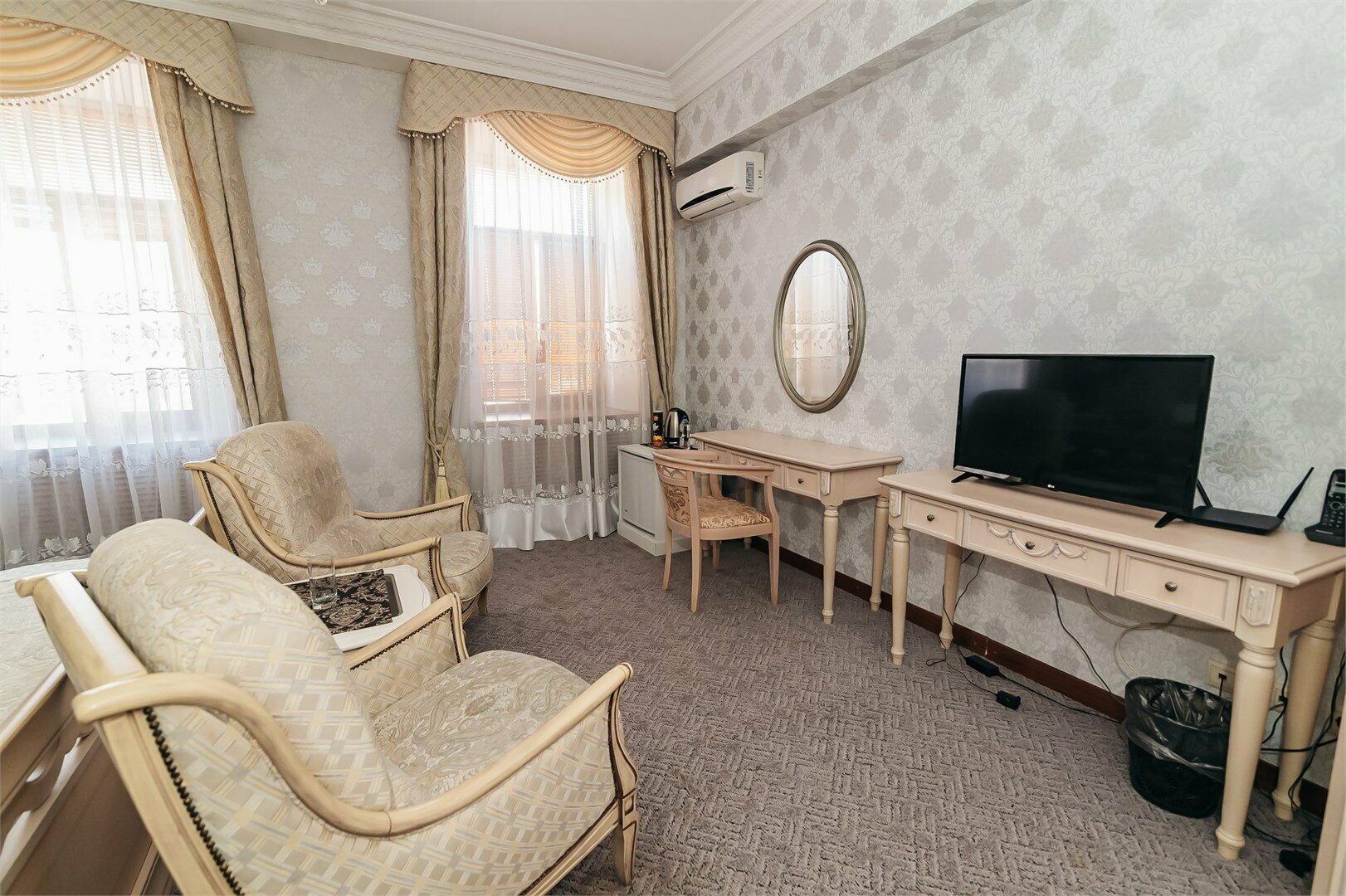 Джуниор Сюит