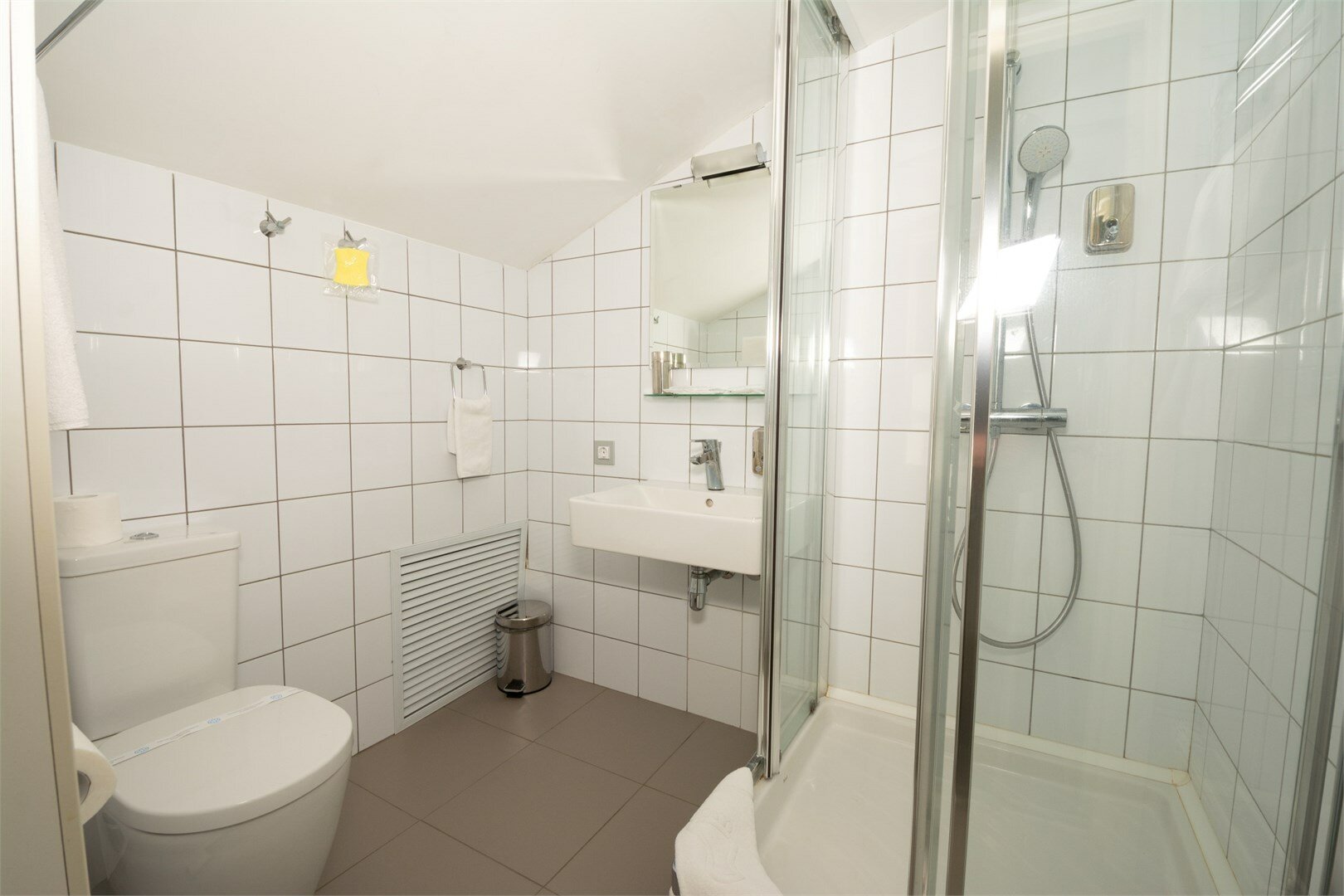 Мансардный трехместный эконом