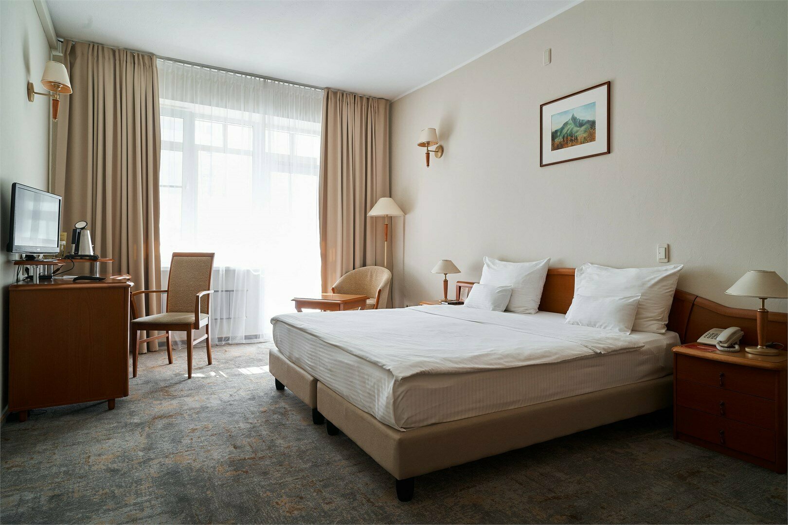 Премиум с балконом